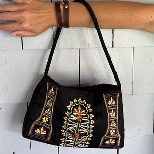 Moyna MFA Boston Bag